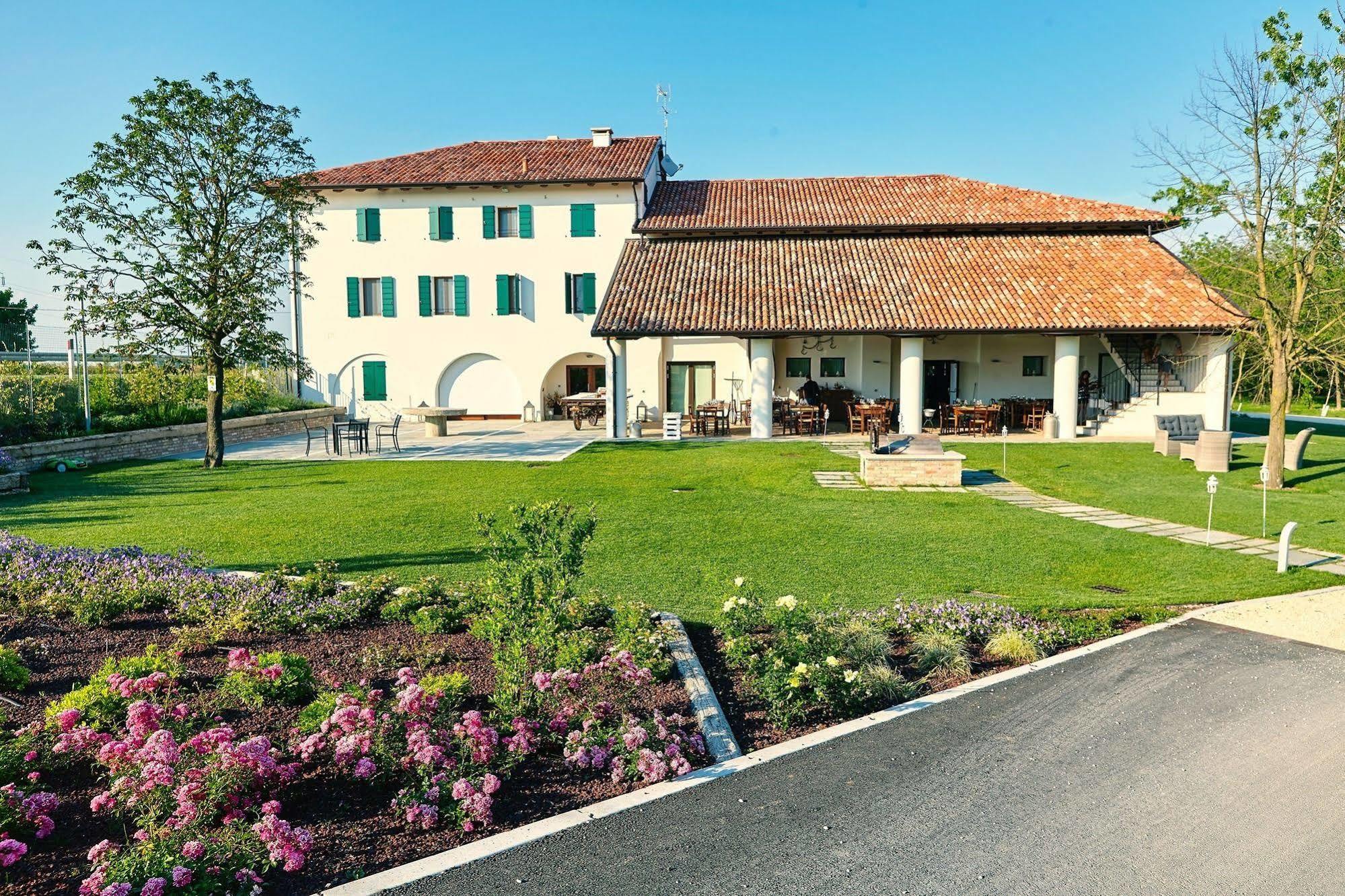 Casa Dei Racconti Guest House Ceggia ภายนอก รูปภาพ